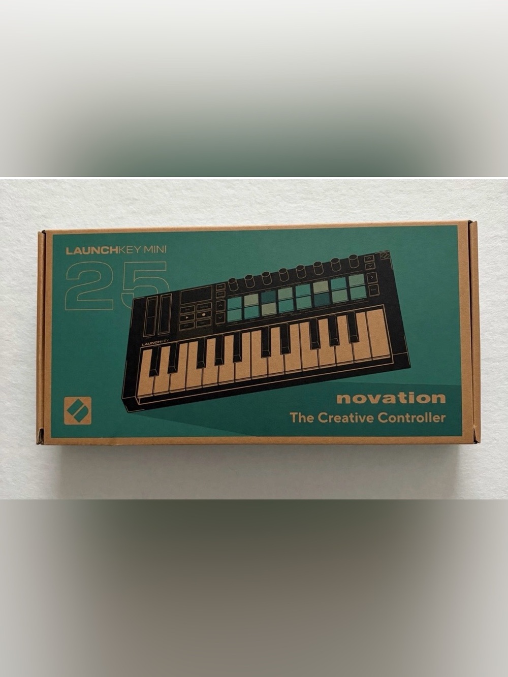 Launchkey Mini 25 - Green Compact MIDI Keyboard Controller